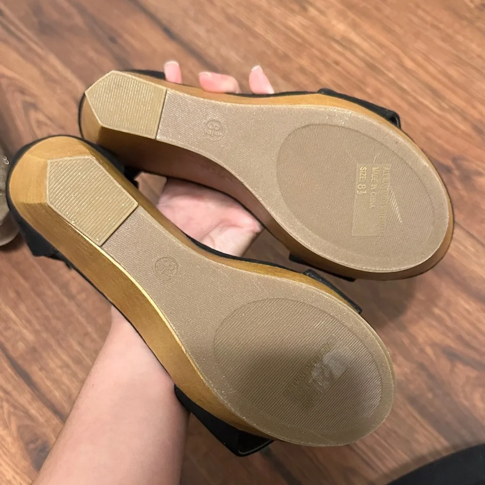 Wet Seal 8.5 Black Suede Women's Wedge Sandals - Picture 7 of 7